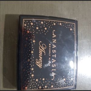 Anastasia highlighter